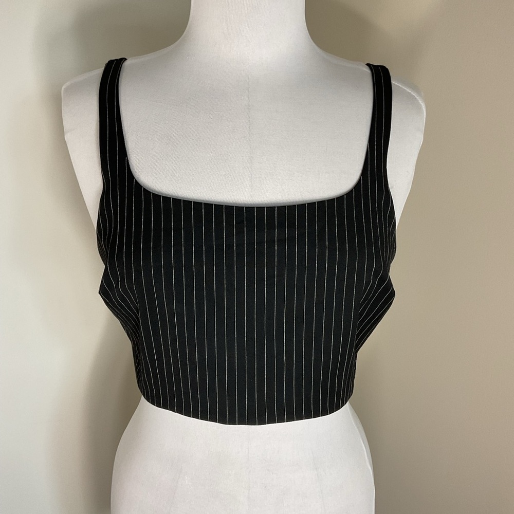 House of Harlow 1960 Pinstripe Black Crop Top Size Medium - Picture 2 of 6